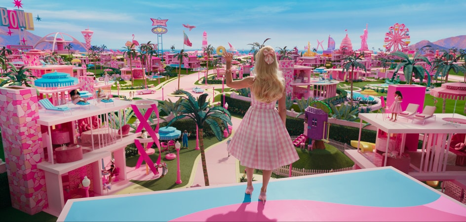 Barbie : Barbie Land